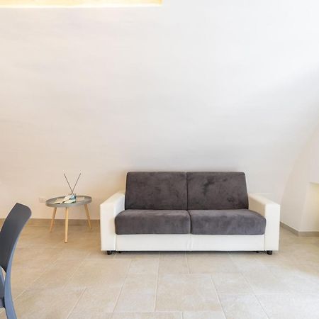 Suite La Scala Del Borgo Cisternino Bagian luar foto