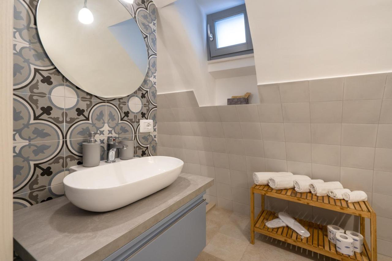 Suite La Scala Del Borgo Cisternino Bagian luar foto