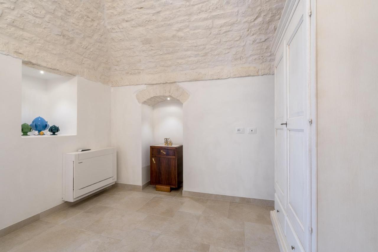 Suite La Scala Del Borgo Cisternino Bagian luar foto