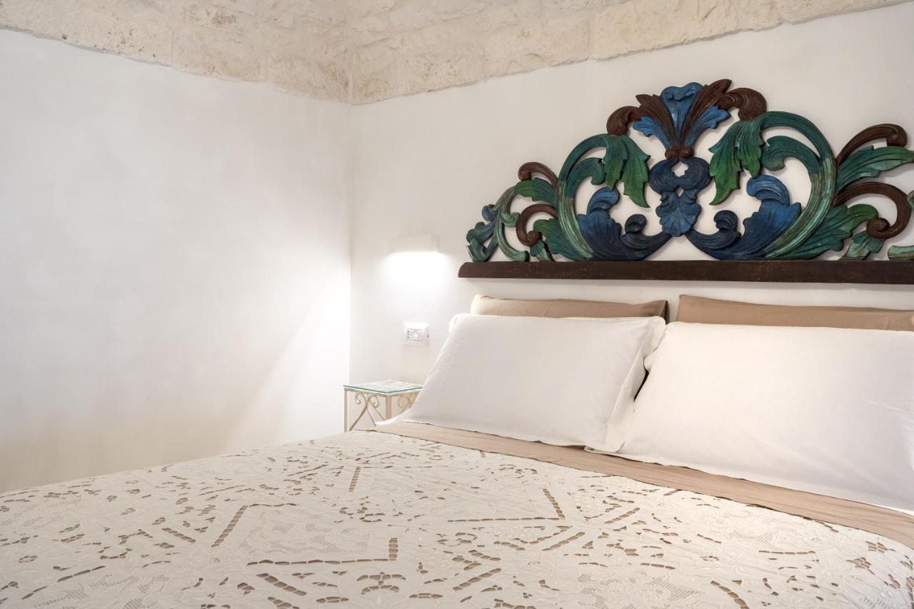 Suite La Scala Del Borgo Cisternino Bagian luar foto